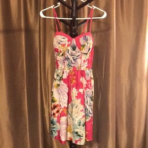 Women short dress with pockets